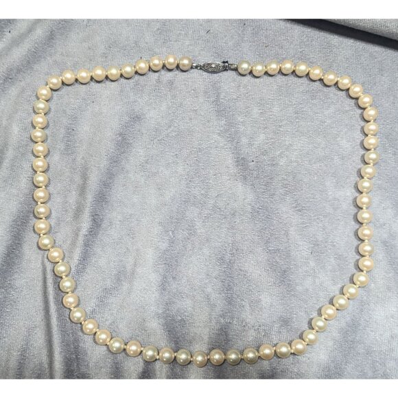 Vintage Glam Glass Pearl Beaded Necklace - Picture 4 of 4